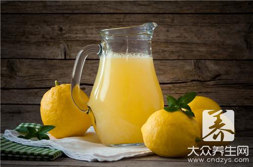 早上喝柠檬水的功效：提高免疫力 改善血液循环