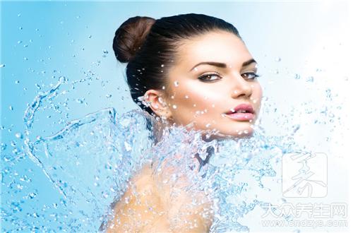 吹空调皮肤干燥，五个方法教你如何保水