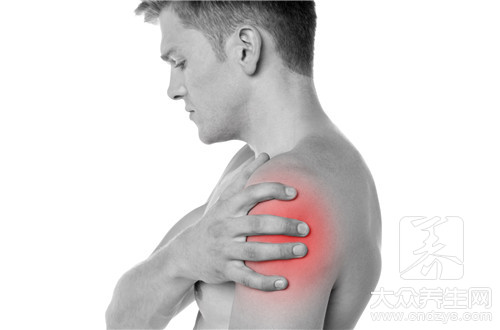 右肩膀酸痛警惕癌症